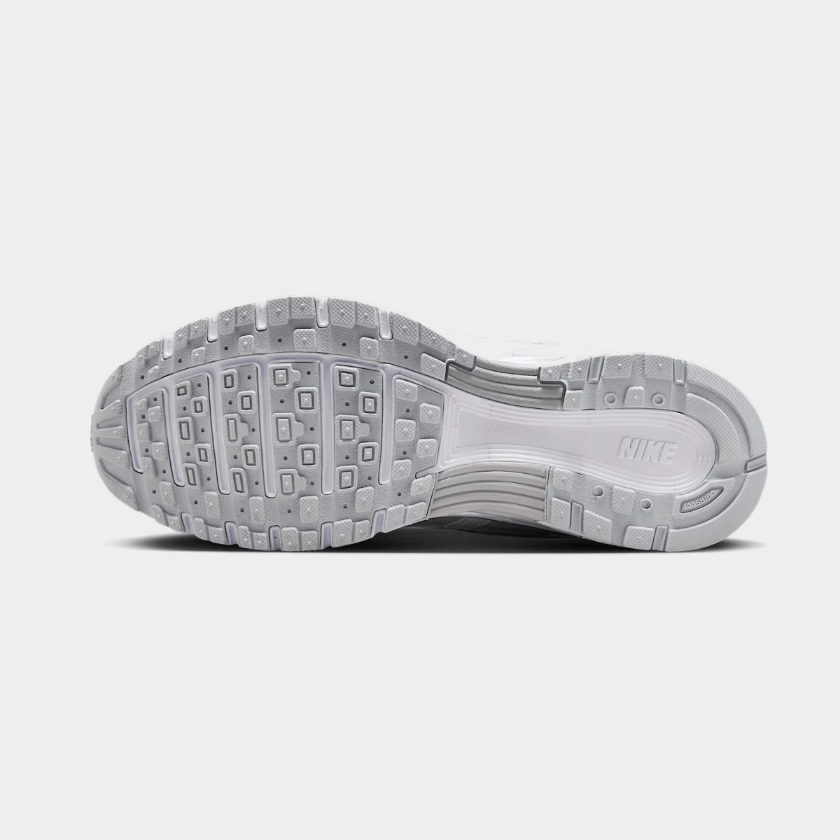 Nike - P - 6000 - Bloc Magasin